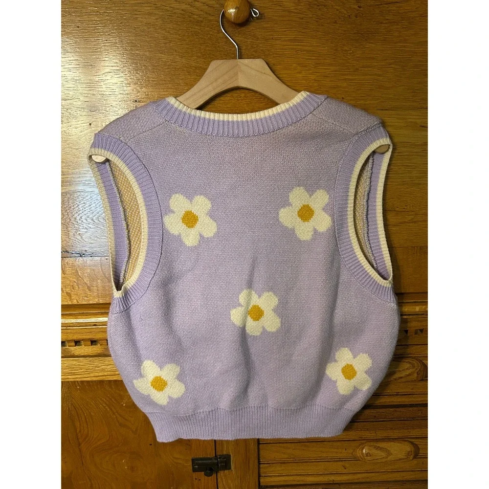 Pull&Bear Y2K Soft Indie Whimsy Lavender Daisy Floral Knit V-Neck Sweater Vest